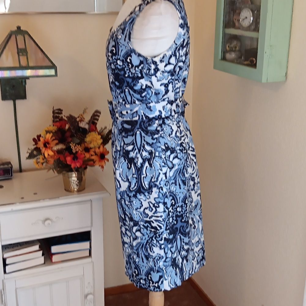 H and M Bold Abstract Dress - Picture 4 of 8